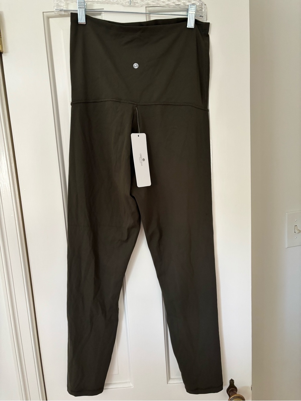 NWT - Never Worn - CRZ YOGA Maternity 25” Butterluxe Olive Green Leggings